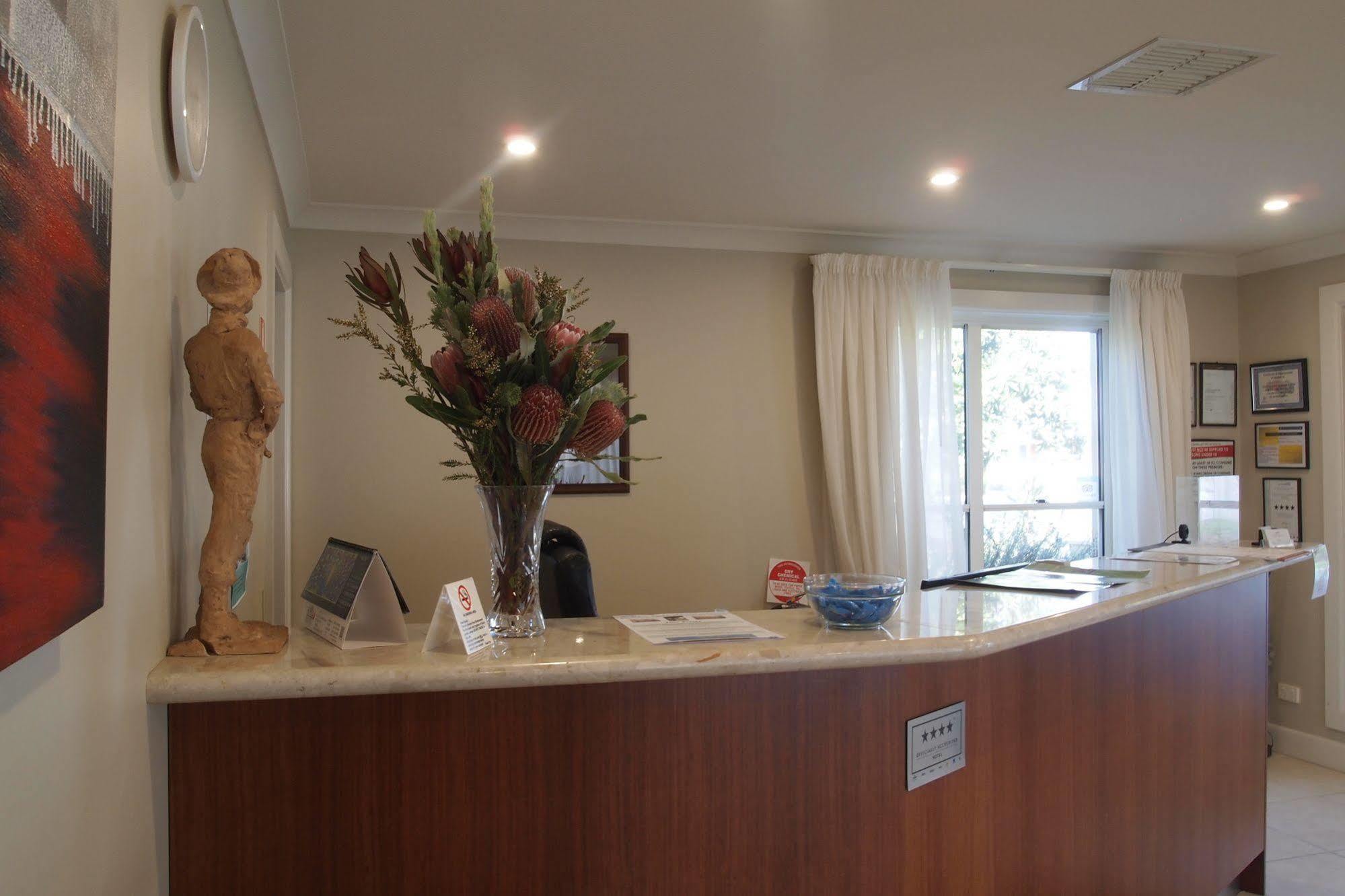 Alexander Cameron Suites Penola Kültér fotó